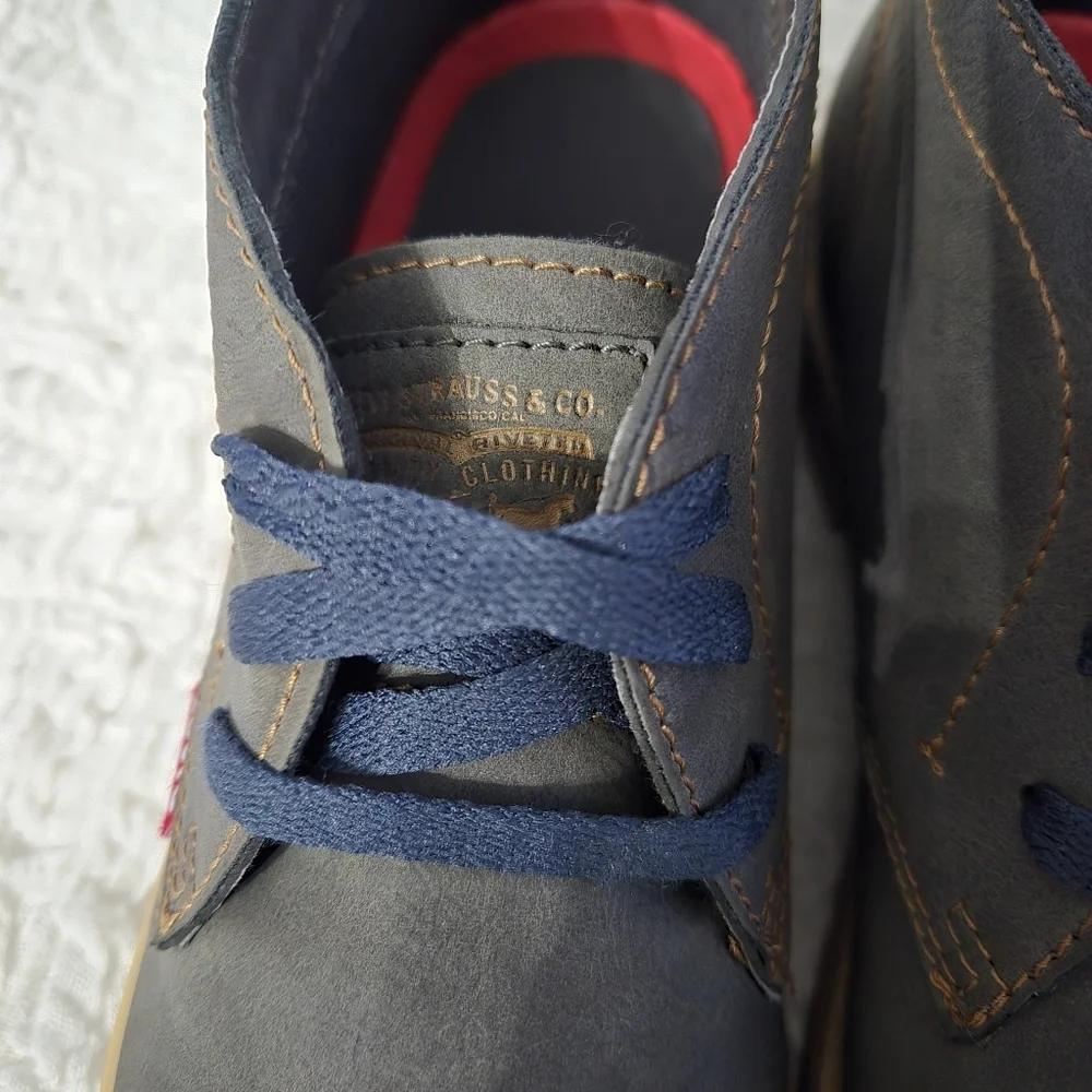 Levi's Cambridge Men Sz 8 Suede Leather Grey Casual Chukka Preppy Academia Boots